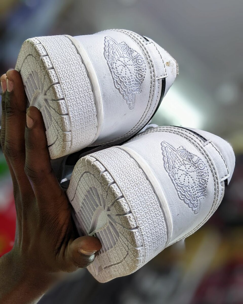 Air Jordan 1 Low Panda "White/Black