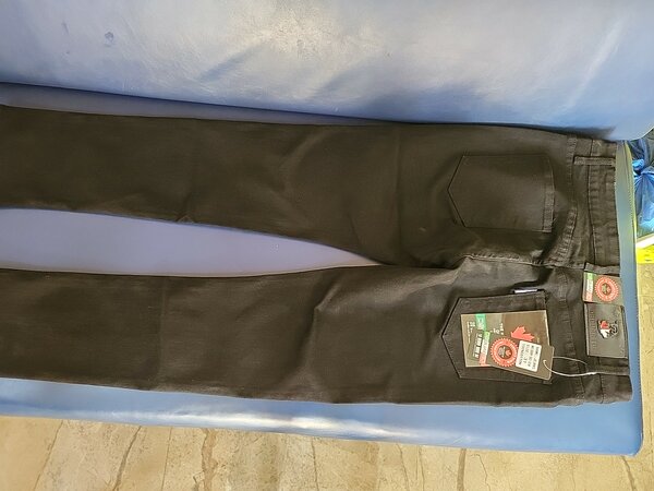 Jeans noires élégantes pour hommes