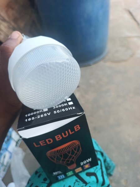 Ampoule LED 20W Économie d'énergie