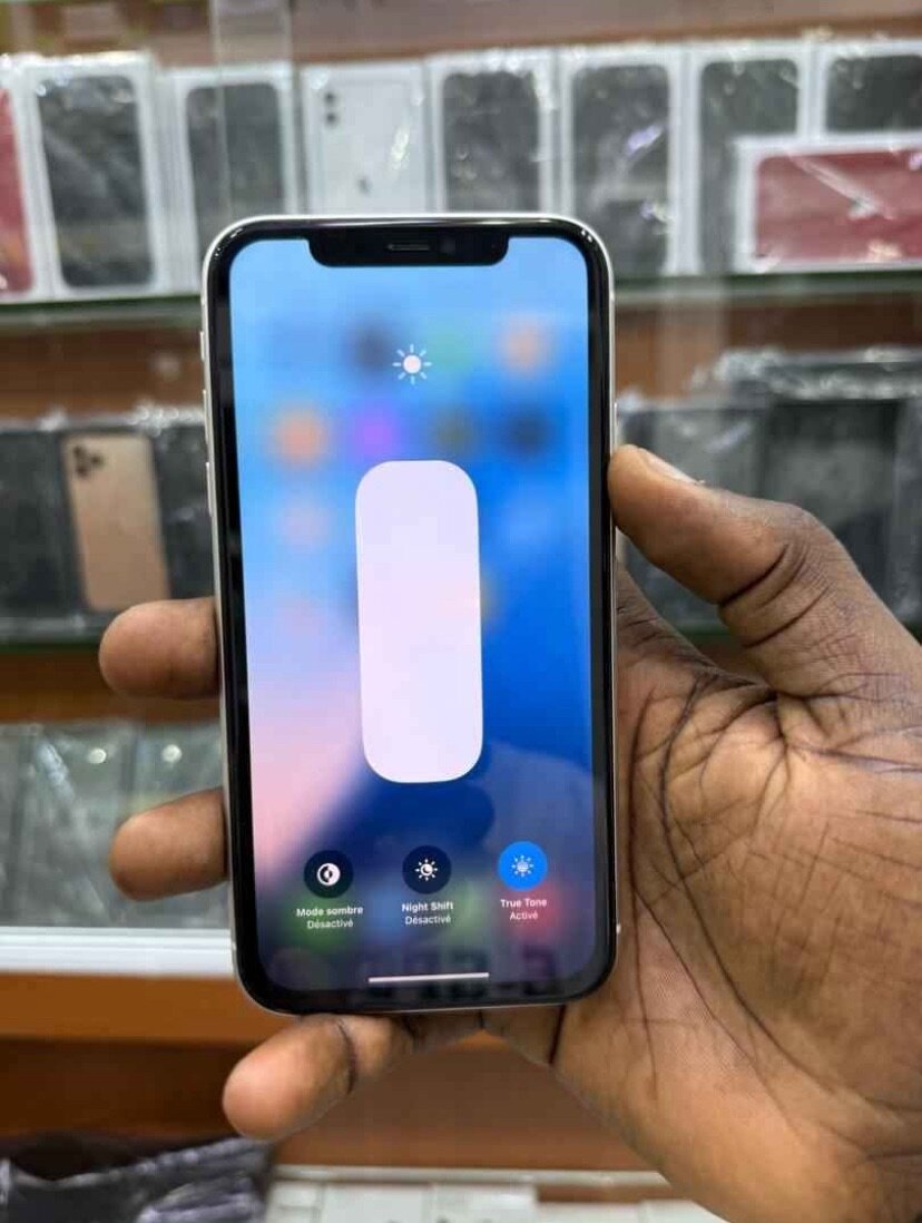 iPhone 11 64giga sans Face ID