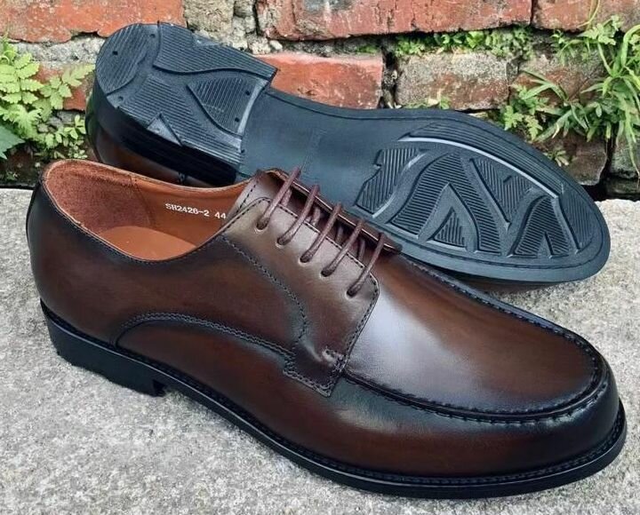 Chaussures habillées en cuir élégantes