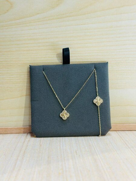 Ensemble bijoux pendentifs élégants