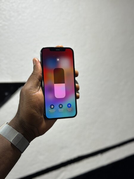 iPhone 12 Pro 256Go colis tout es d’origine