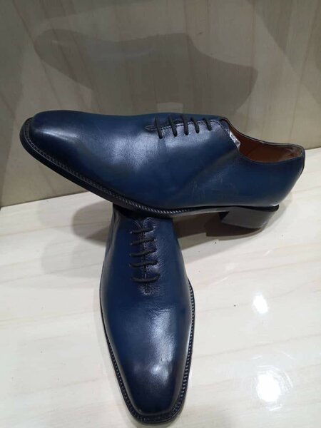 Chaussures élégantes en cuir bleu