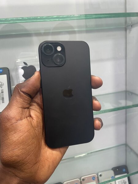 iPhone Noir Élégance 128GB