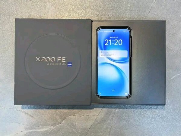 Smartphone X200 FE avec ZEISS