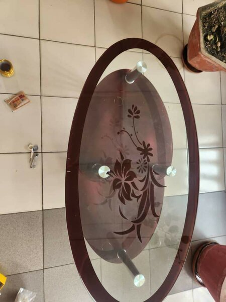 Table basse en verre ovale