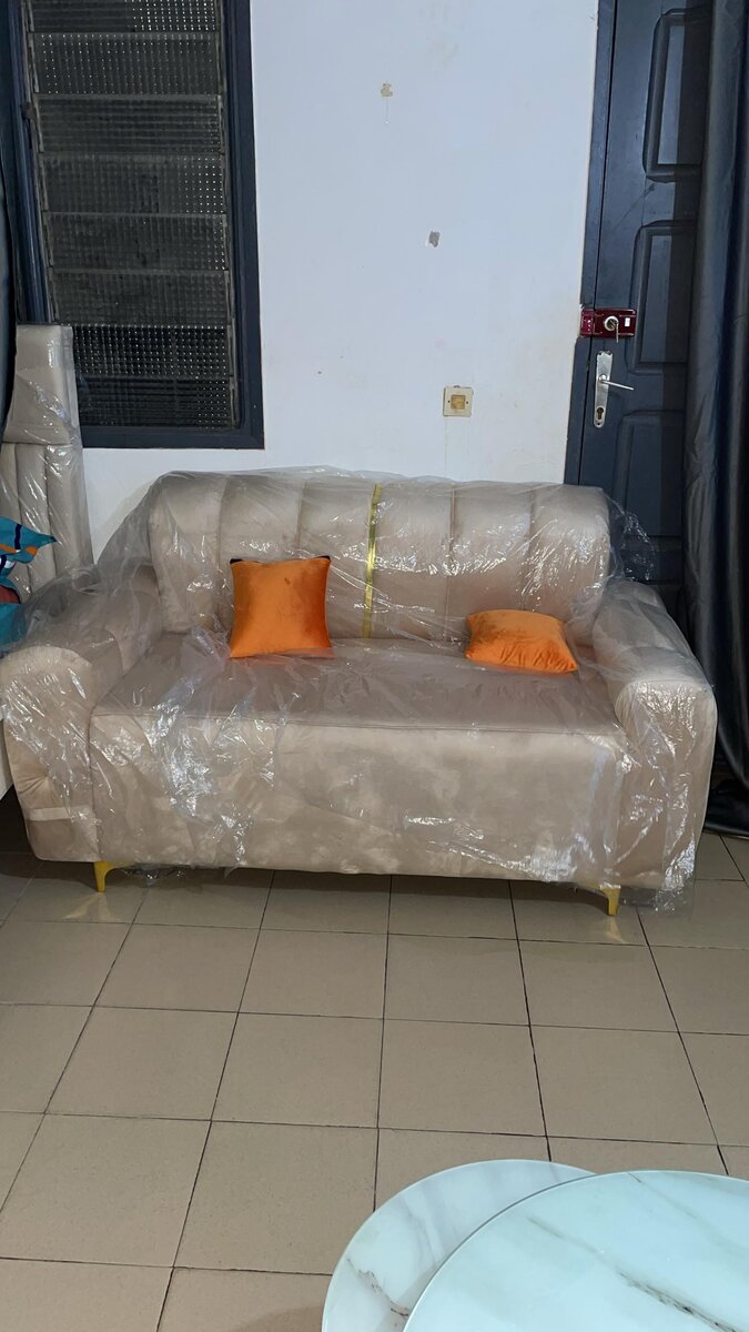 Canapé moderne beige 2 places