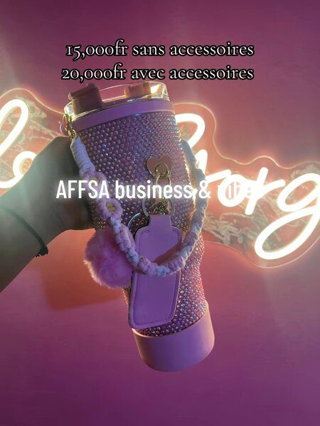 Mug en strass avec accessoire