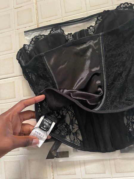 Corset noir en dentelle sexy