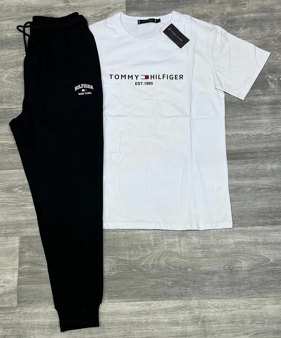 Ensemble T-shirt et Jogging