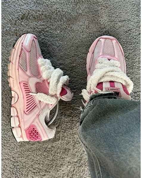 Baskets roses Nike vomero 5