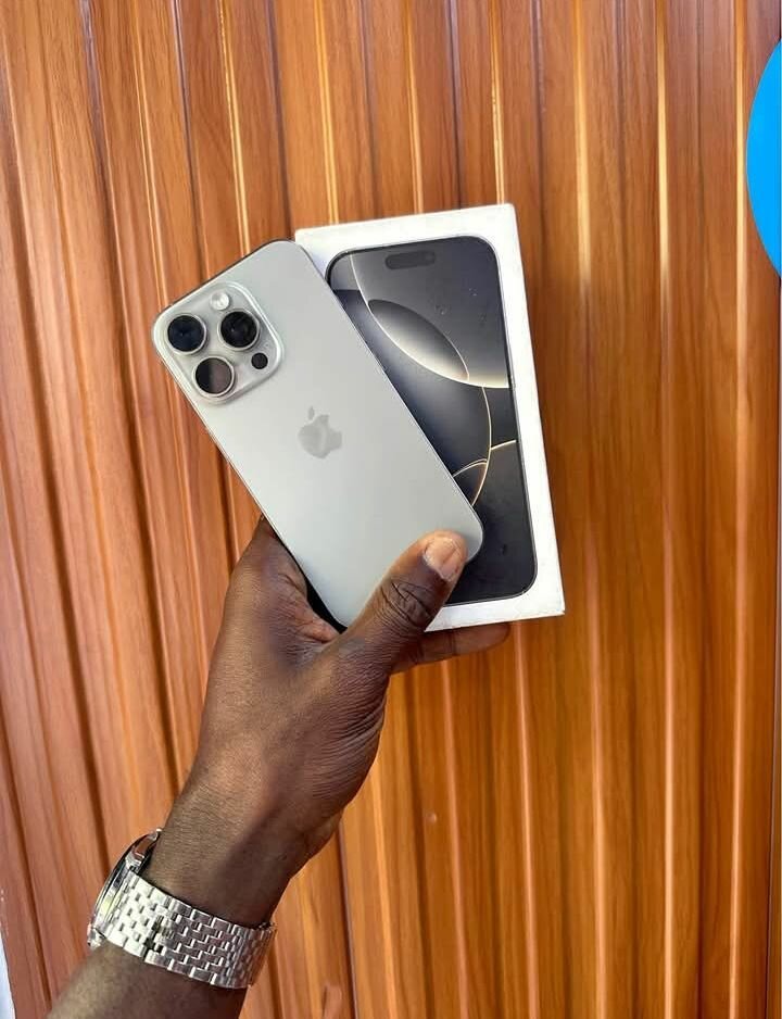 iPhone Argent Neuf Débloqué