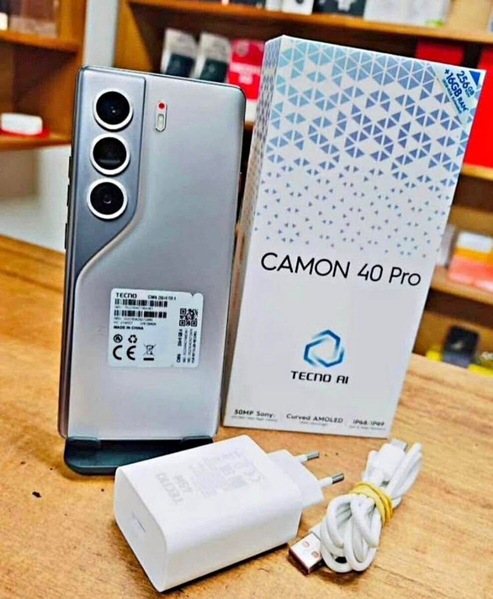 Smartphone Tecno Camon 40 Pro