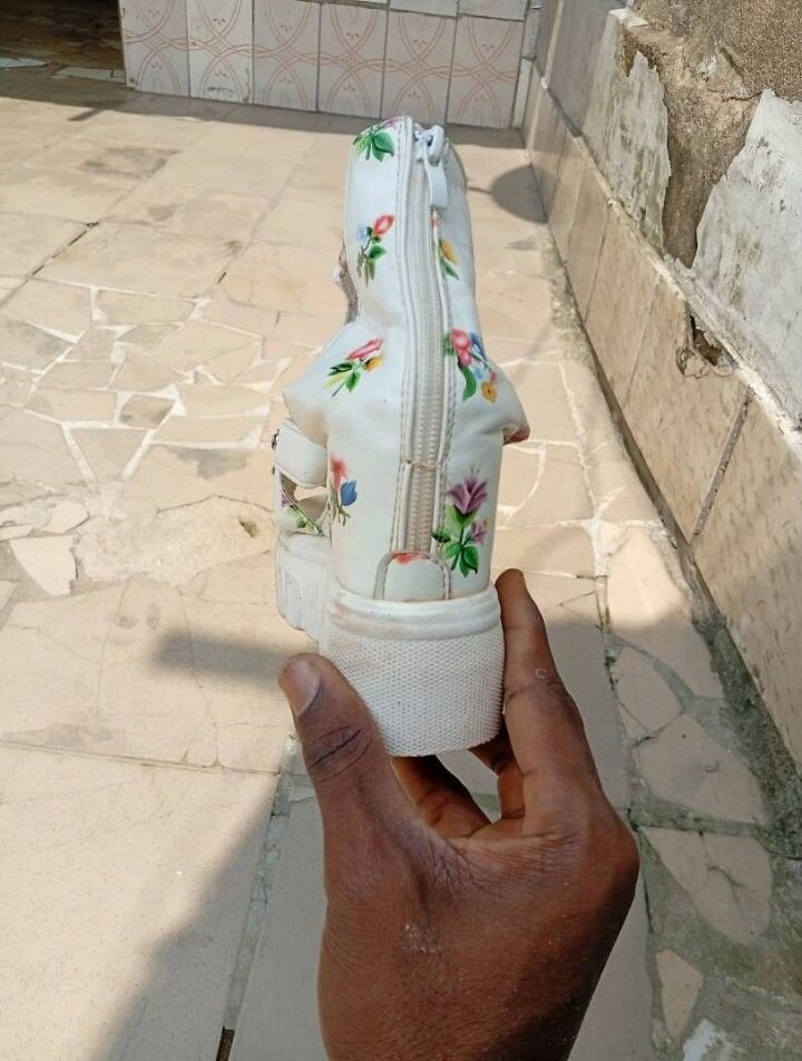 Sandales à plateformes florales