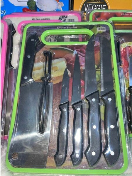 Knife set with chopping board