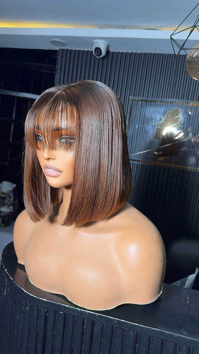 Perruque élégante brun bob