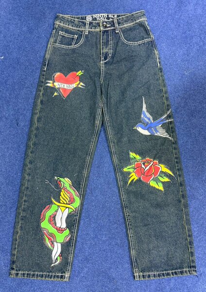 Jeans personnalisés avec motifs uniques