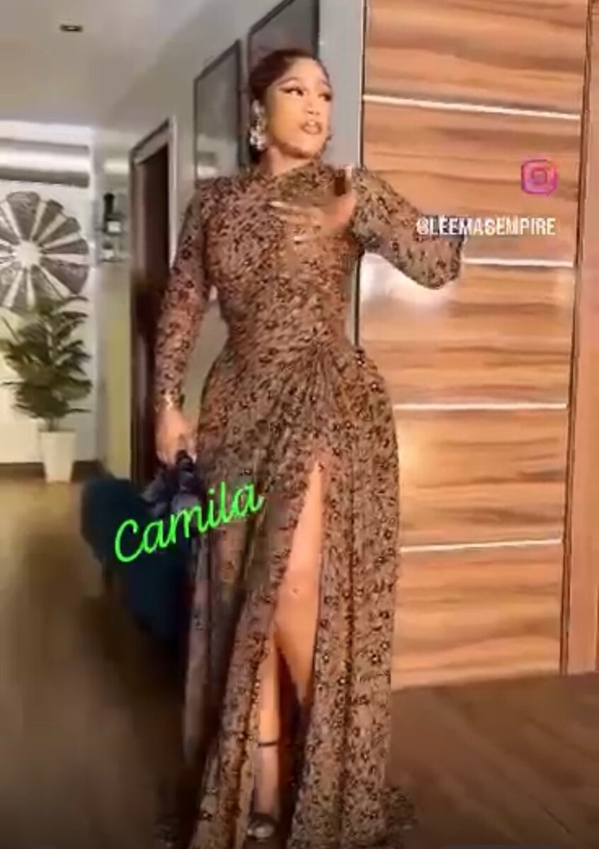 Robe longue à manches longues