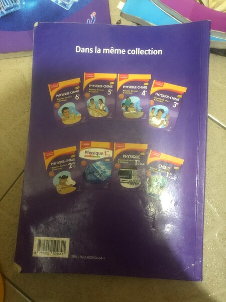 Livre de Chimie 1ère CDE