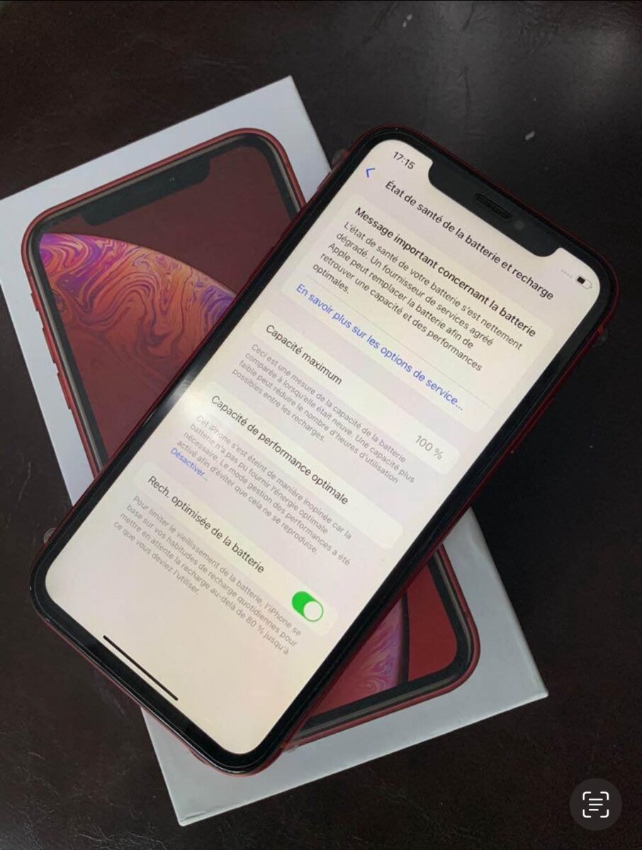 iPhone XR rouge avec boîte