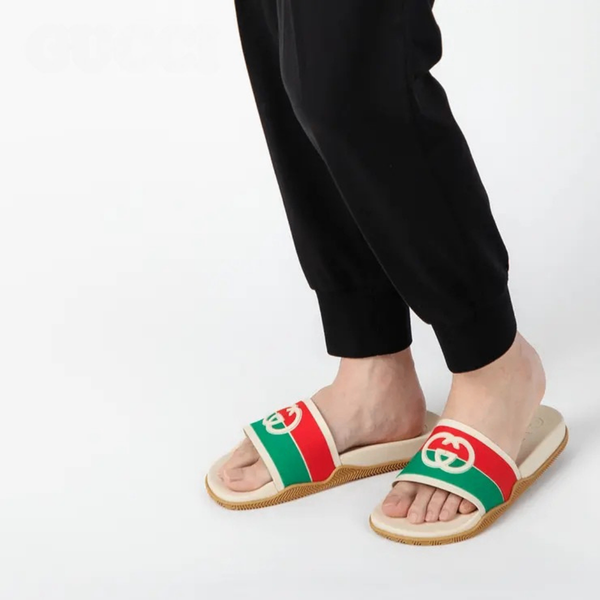 Tongs de marque élégantes