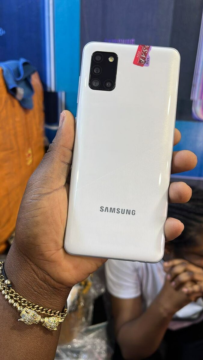 Fresh in box galaxy A31 128gb/6gb ram 2 sim fast internet sp