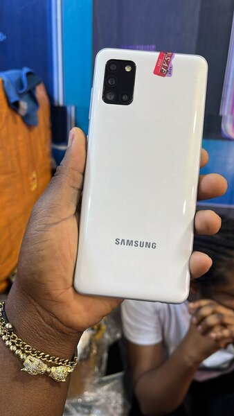 Fresh in box galaxy A31 128gb/6gb ram 2 sim fast internet sp