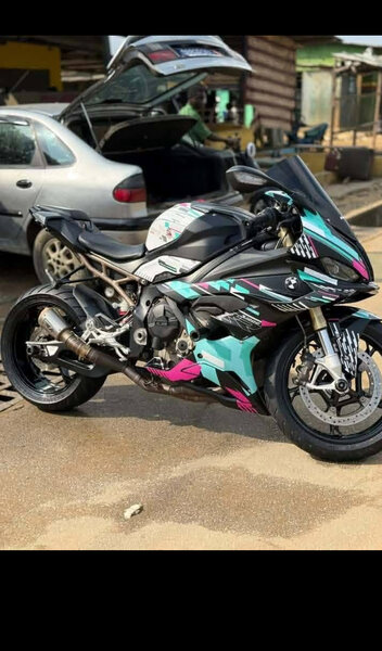 Moto sportive haute performance