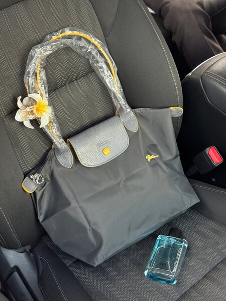 Sac à main en nylon élégant