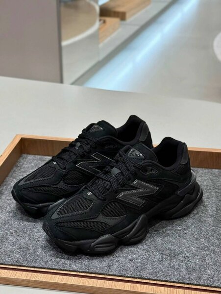New Balance 9060 Noires