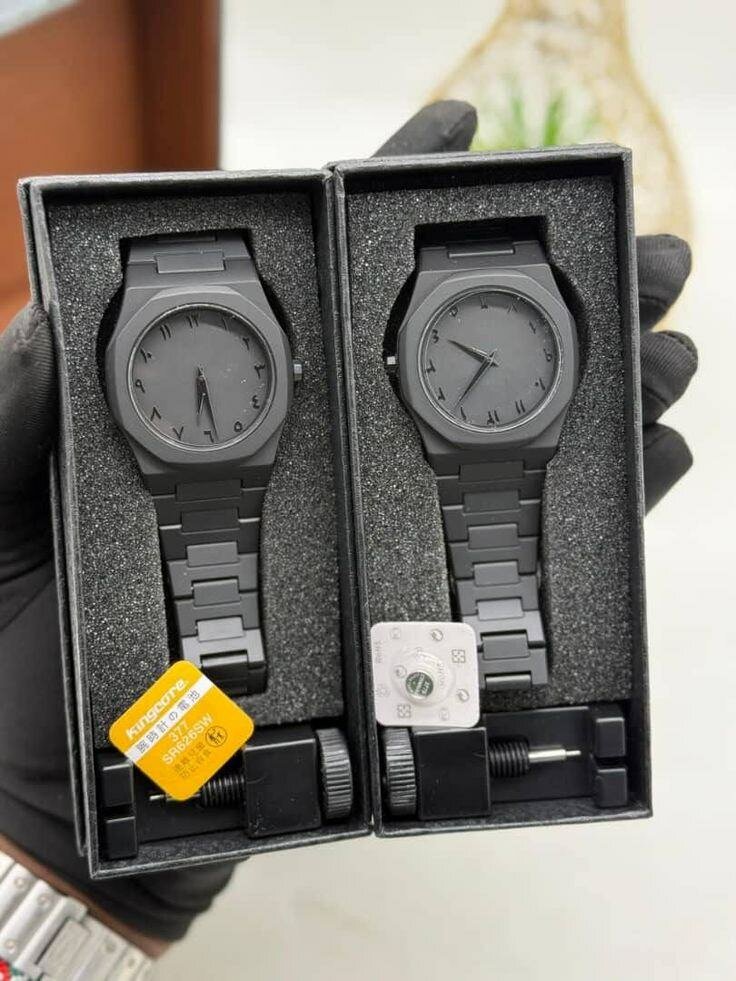 Montre noire minimaliste homme