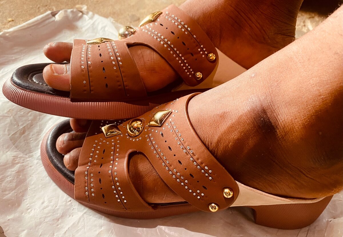 Sandales à talon décorées