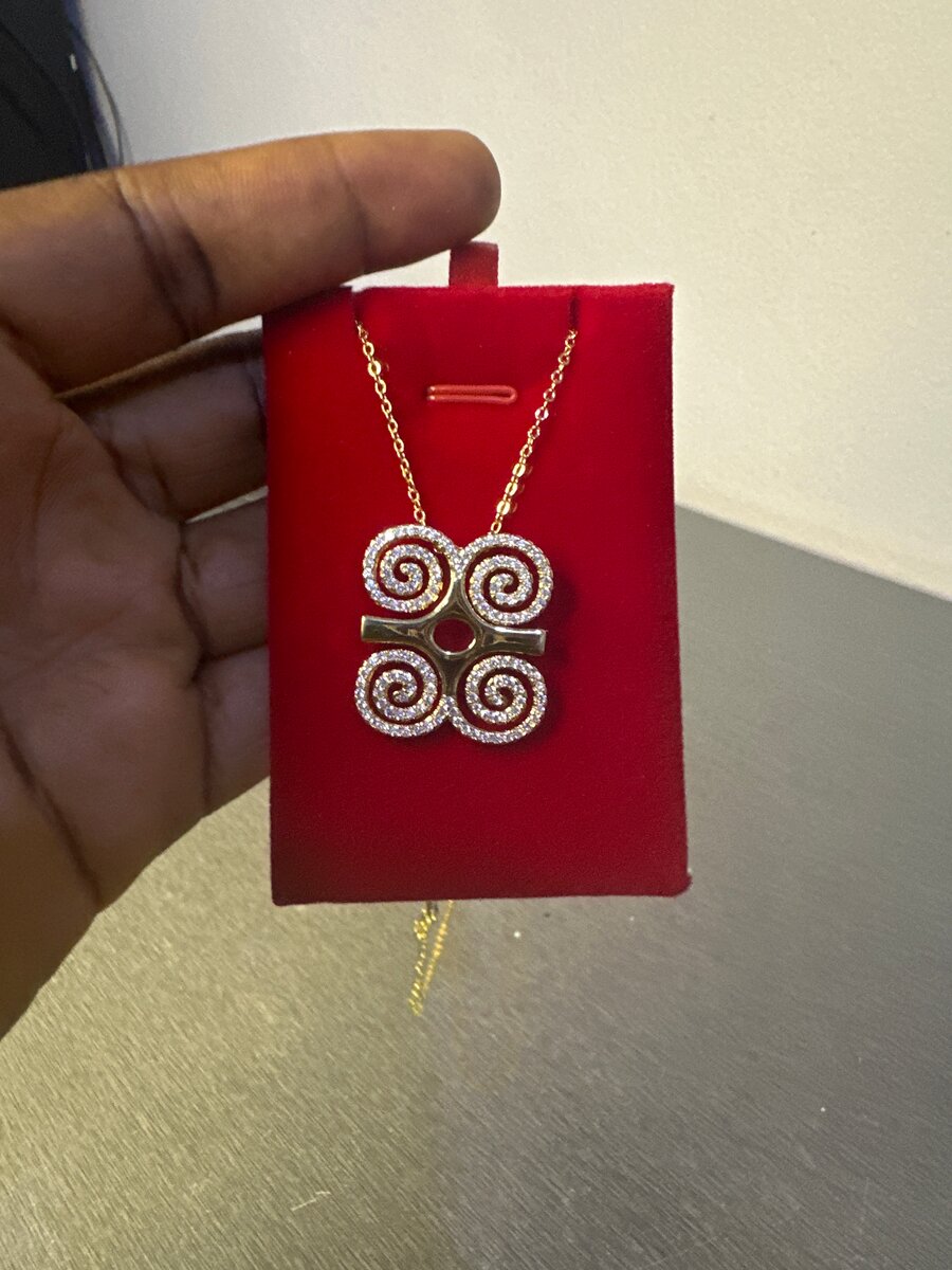 Pendentif élégant doré