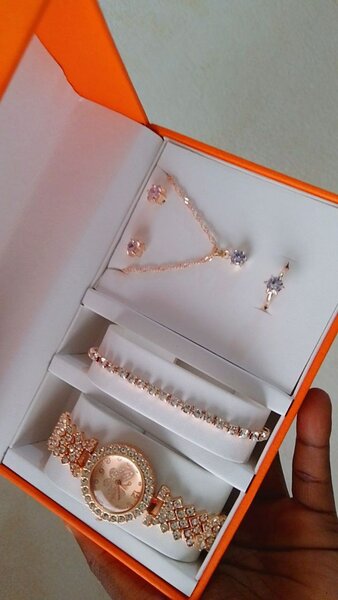 Coffret Bijoux Or Rose Étincelant