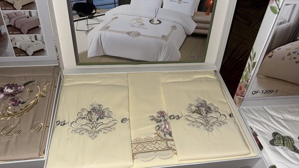 Housse de Couette Brodée