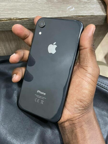iPhone XR 64 Go Noir