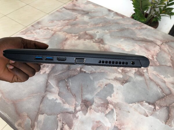 Toshiba Satellite Pro R50-B-12