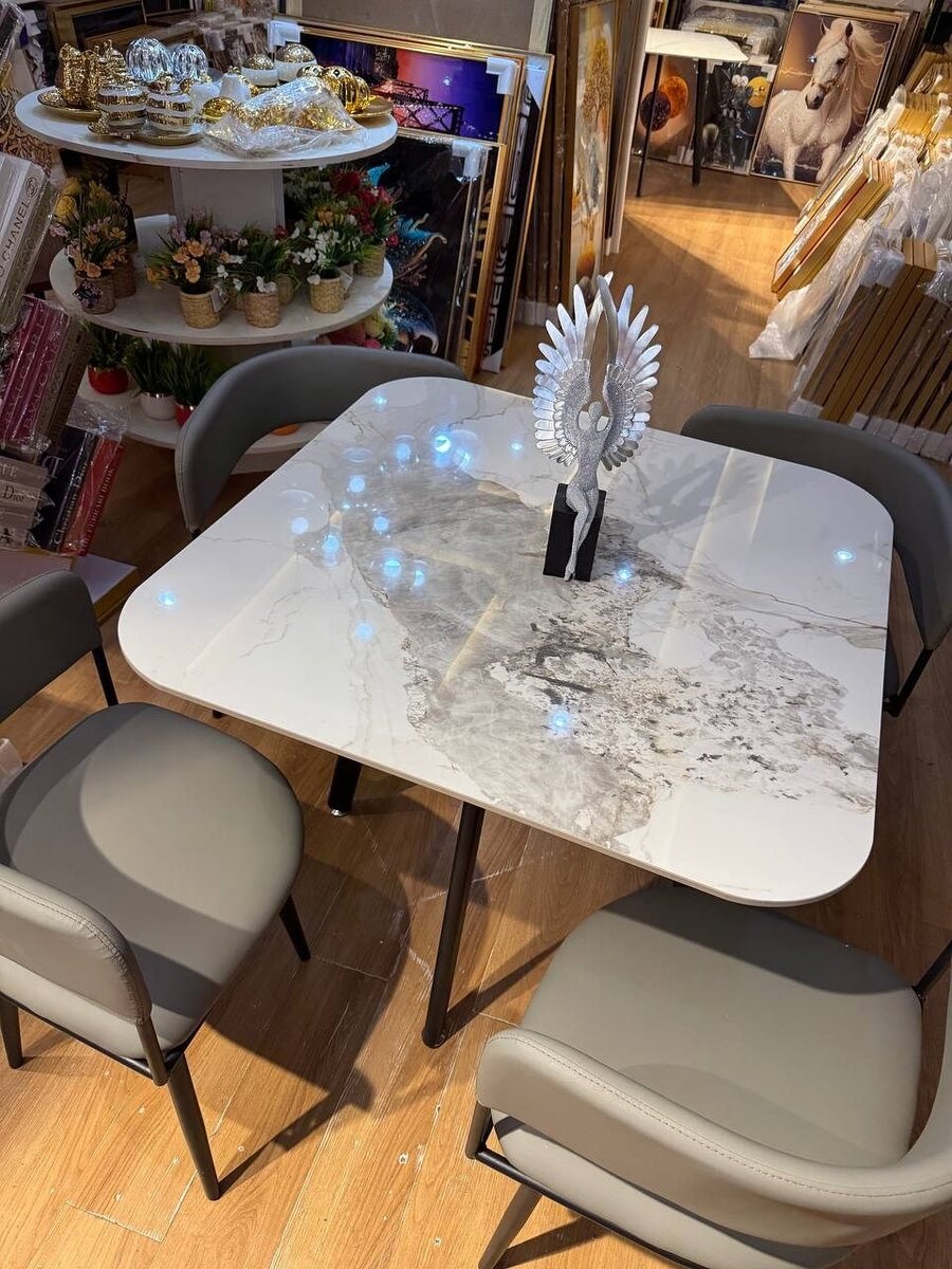 Table à manger en marbre