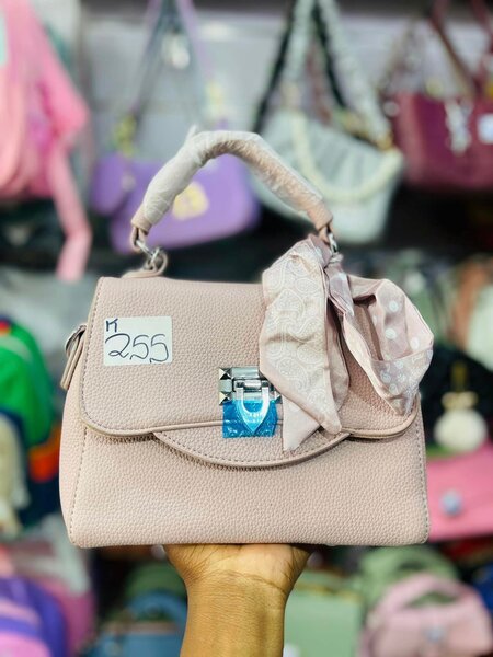 Ladies fancy hand bags pink