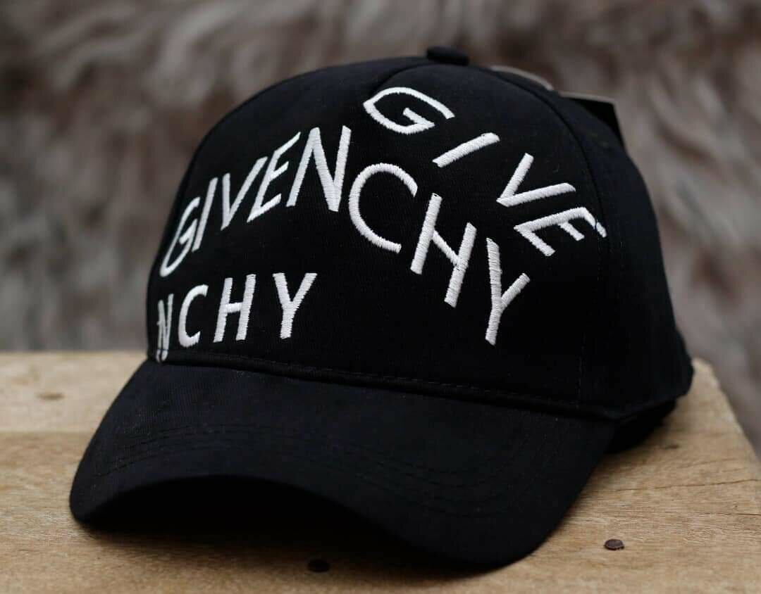 Casquettes noires tendance