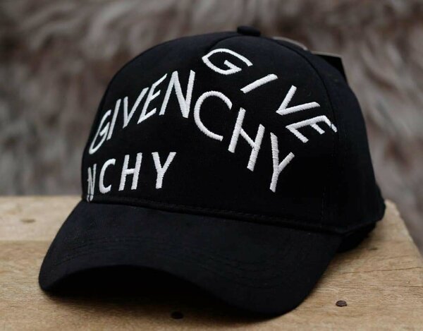 Casquettes noires tendance