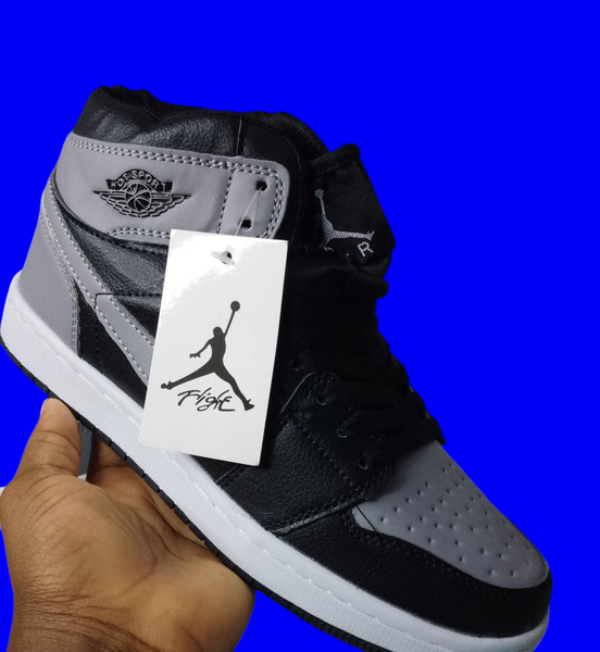 Baskets Jordan montantes gris