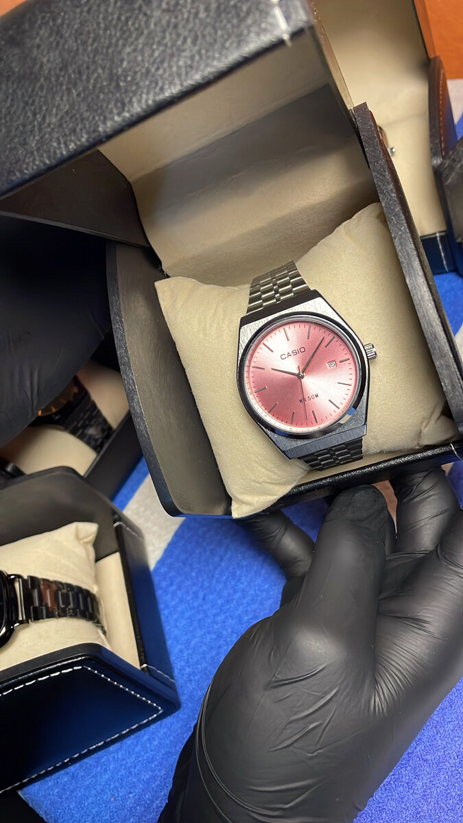 Montre argenté cadran rose WR