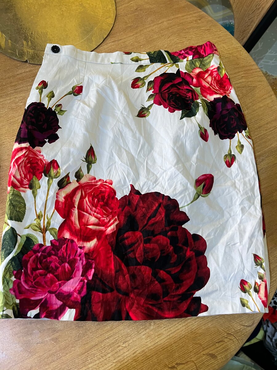 Jupe à fleurs évasée