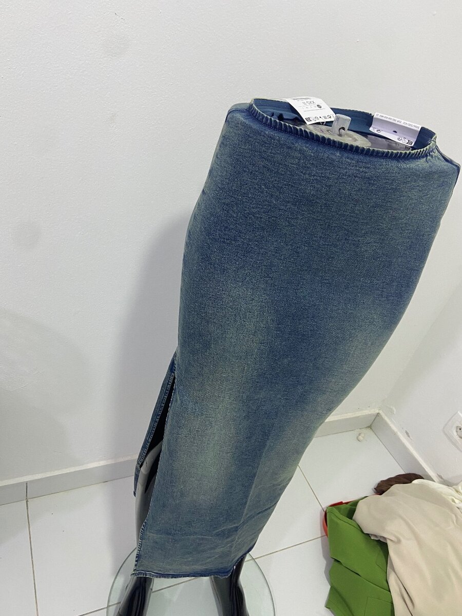 Jupe DENIM BERSHKAAA  neuve