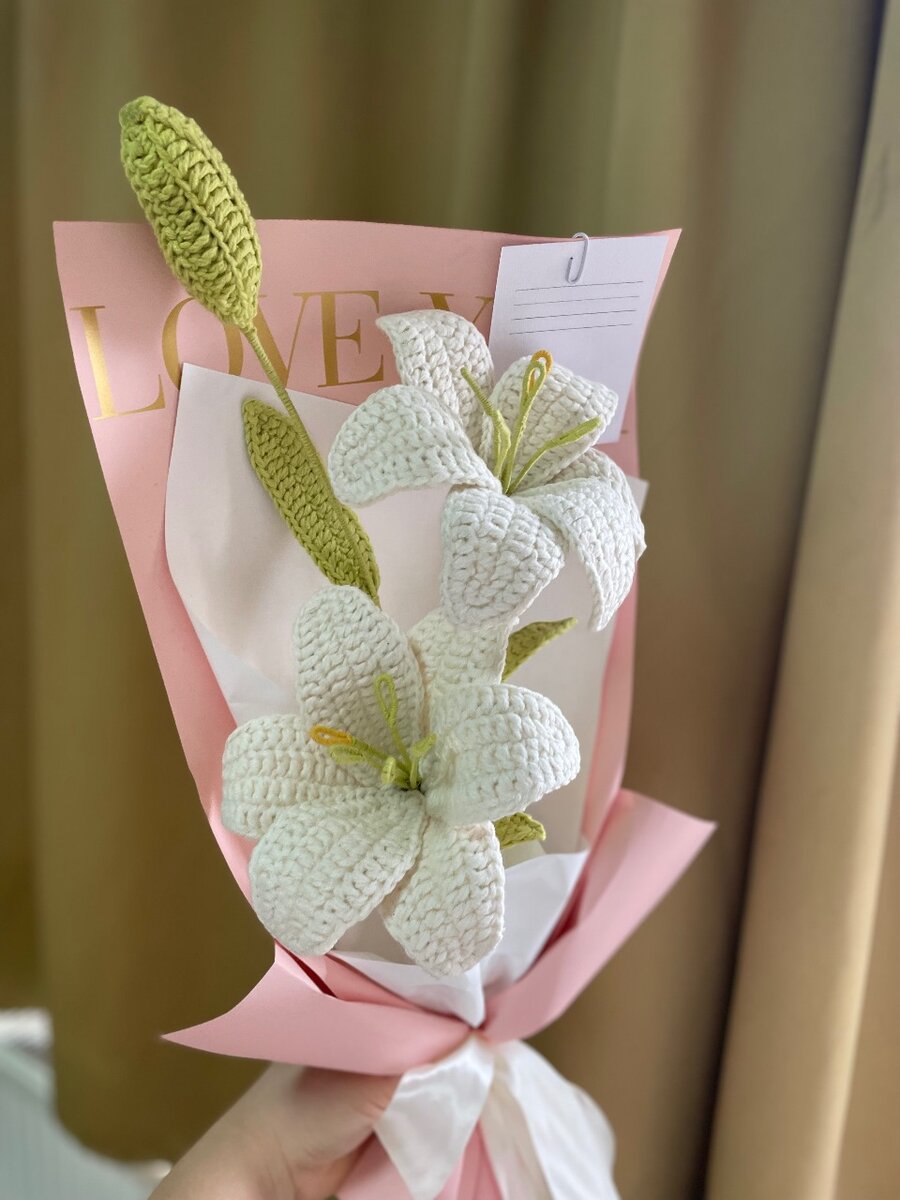 Вязанные цветы Лилии