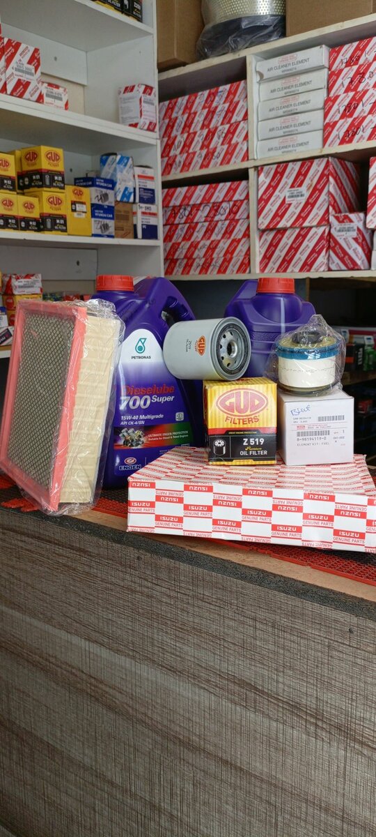 Servicing kit (oil filter, air filter, engine oil fuel filte