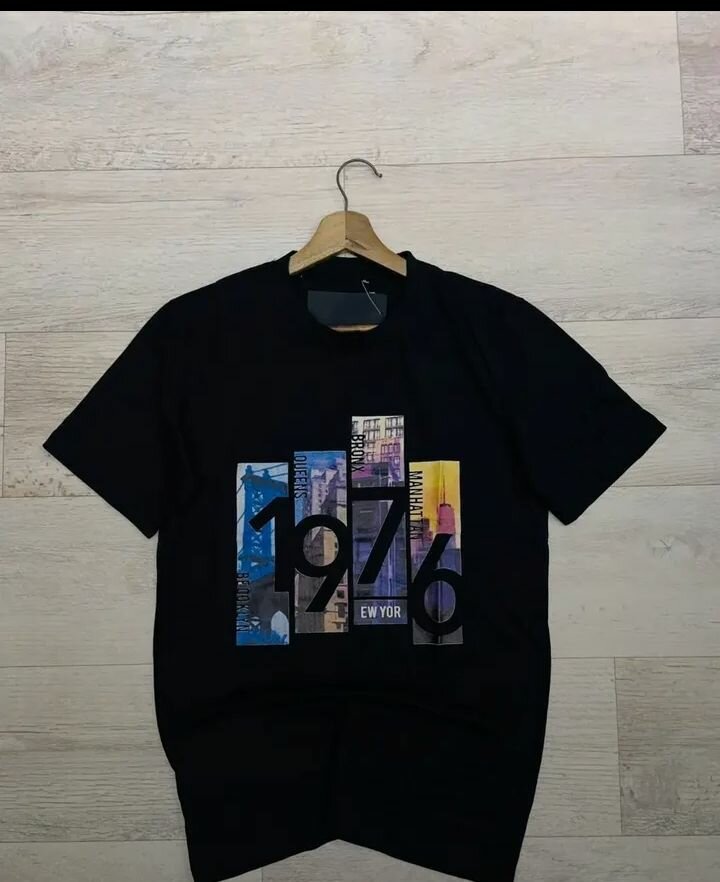 T-shirt imprimé moderne