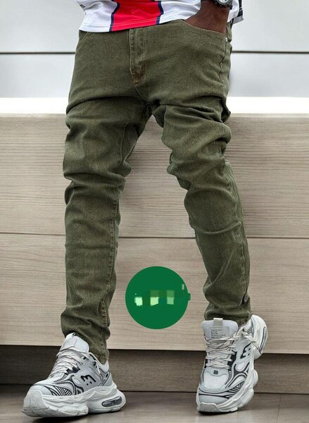 Jeans slim homme colorés